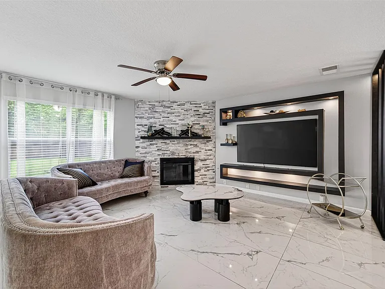 21202 Barker Canyon Ln — Photo 12