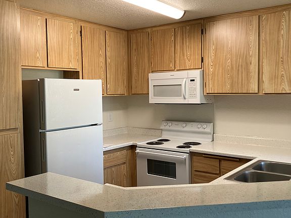 2nd image of 78650 Avenue 42 APT 313