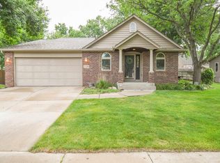 2328 S Woodbine Ln, Sioux Falls, SD 57103