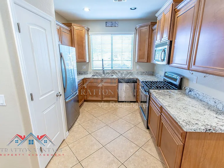 1532 E Apollo Rd — Photo 9