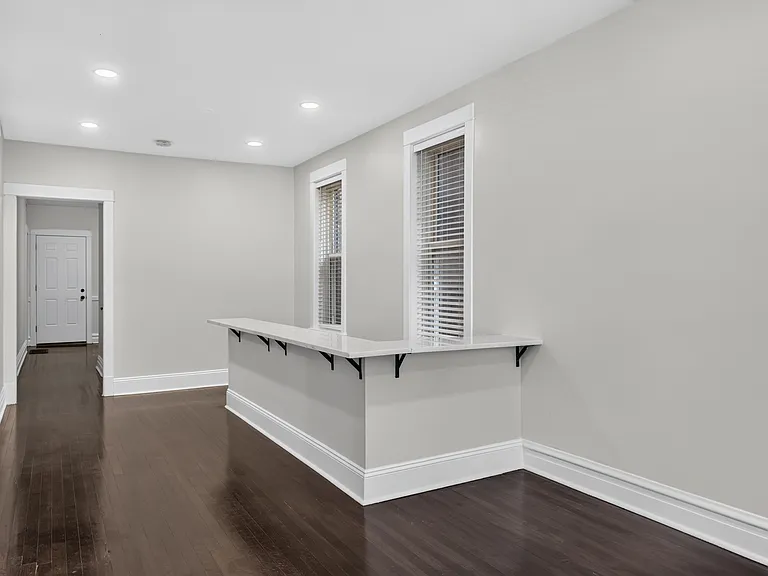 3023 W Wellington Ave — Photo 17