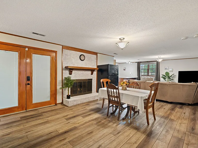 Huntington Woods Dr — Photo 4