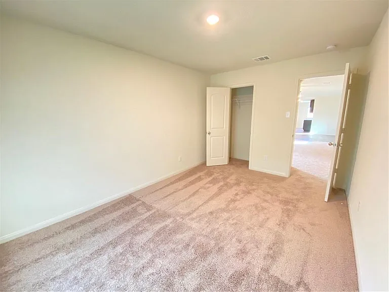 401 Hyacinth Way — Photo 10