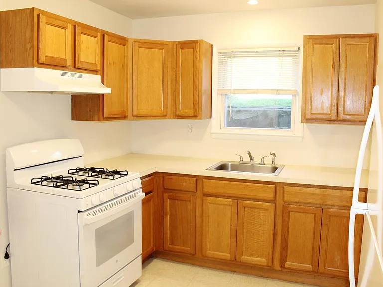 78 Gaston Ave #1 — Photo 3