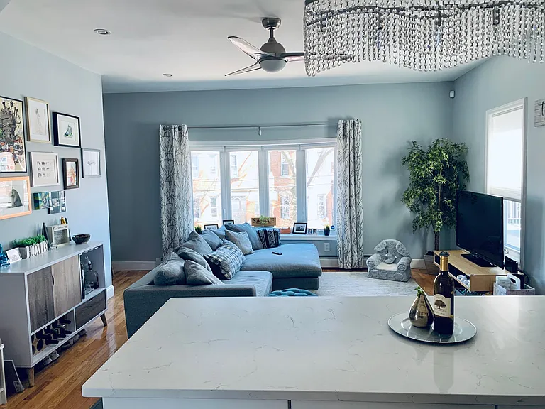 190 Shepherd Ave #2 — Photo 4