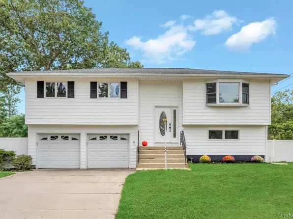 97 Ironwood Street, Islip, NY 11751