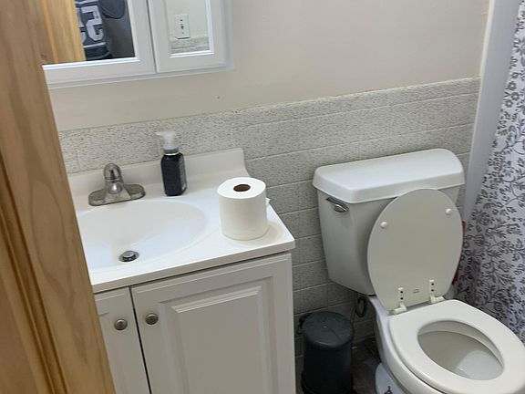 3rd image of 126 Orchard St
