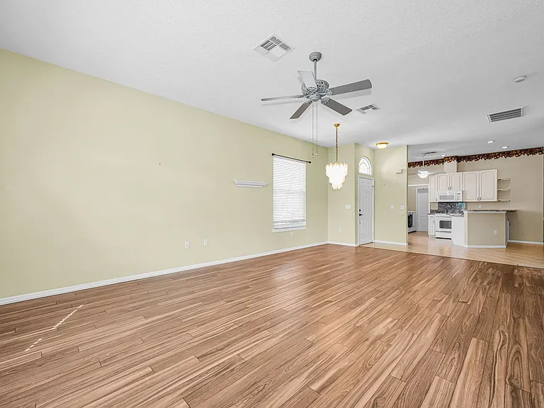 2644 Tottenham Dr — Photo 16
