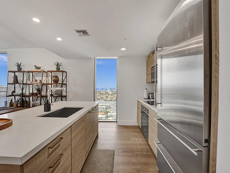 16385 Biscayne Blvd #3107 — Photo 7