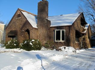 2384 24th St, Moline, IL 61265