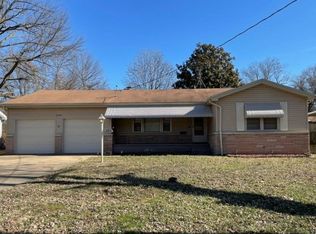 2244 S Kings Ave, Springfield, MO 65807
