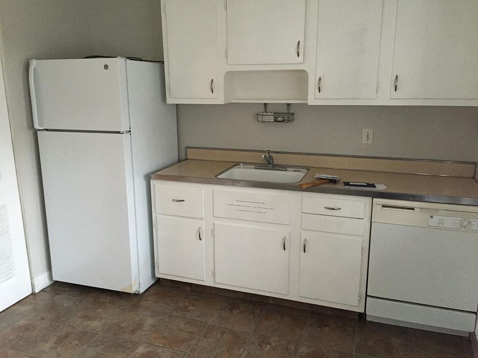 2nd image of 10111 Saratoga Ave