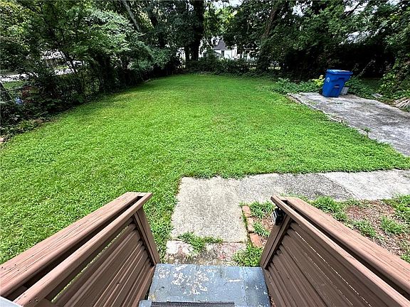 5th image of 1082 Mayson Turner Rd NW