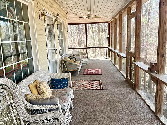 4th image of 648 Stumphole Rd