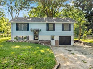 1205 S 9th St, Clinton, MO 64735