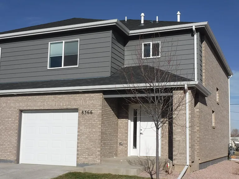 8366 Wellington Blvd — Photo 1