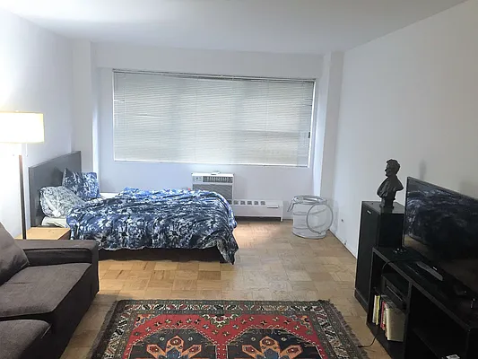 Rented by Avenues Real Estate | media 11