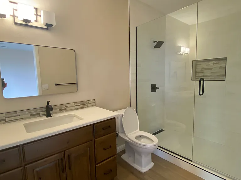 703 W Lee Blvd — Photo 12