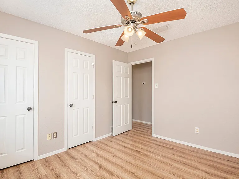 617 S Las Vegas Trl — Photo 16