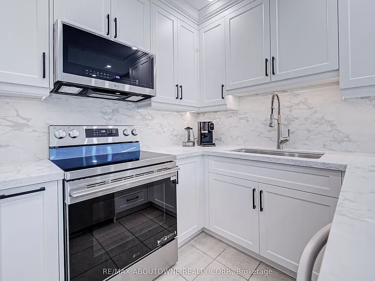 426 Parklane Rd — Photo 12