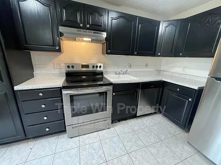 3125 Saint Catherine St — Photo 15