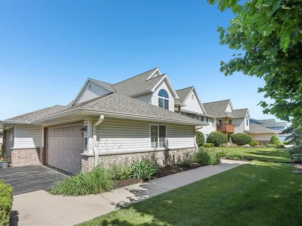 2205 N University DRIVE #5, Waukesha, WI 53188