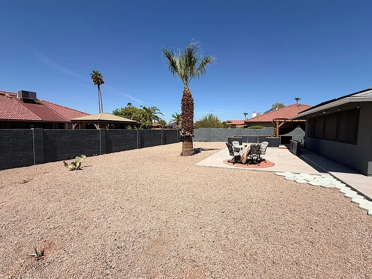 13139 W Seville Dr — Photo 27