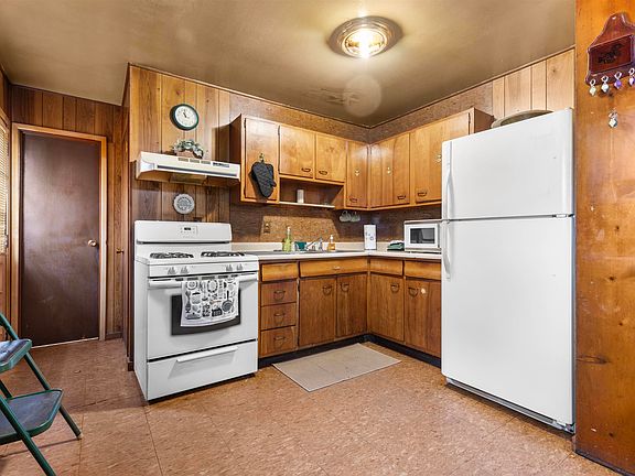 5th image of 1707 Evans Ave