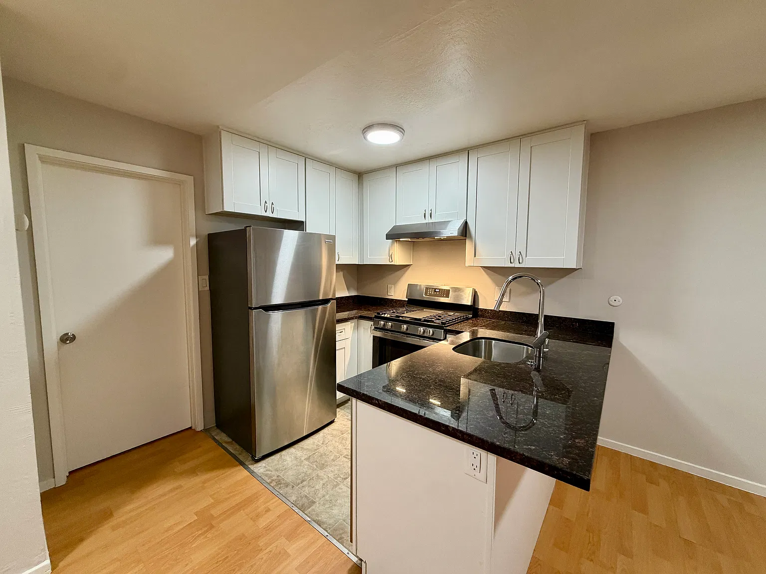 475 Alcatraz Ave — Photo 3