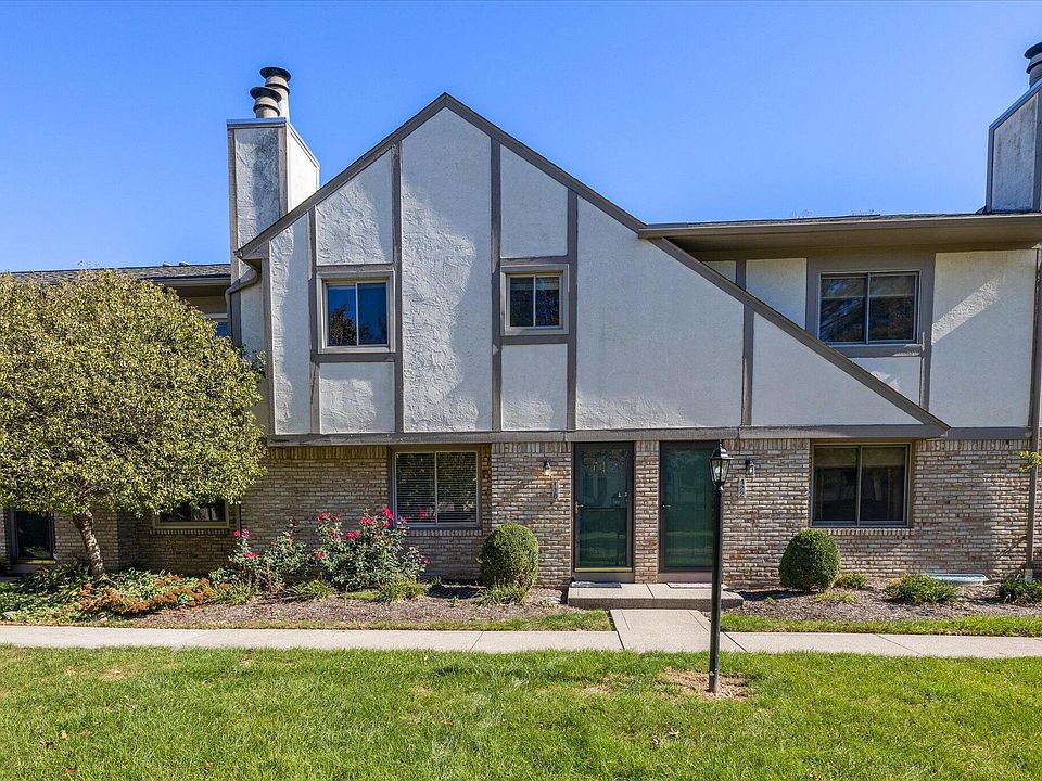 1st image of 118 Carrowmoor Ct #38