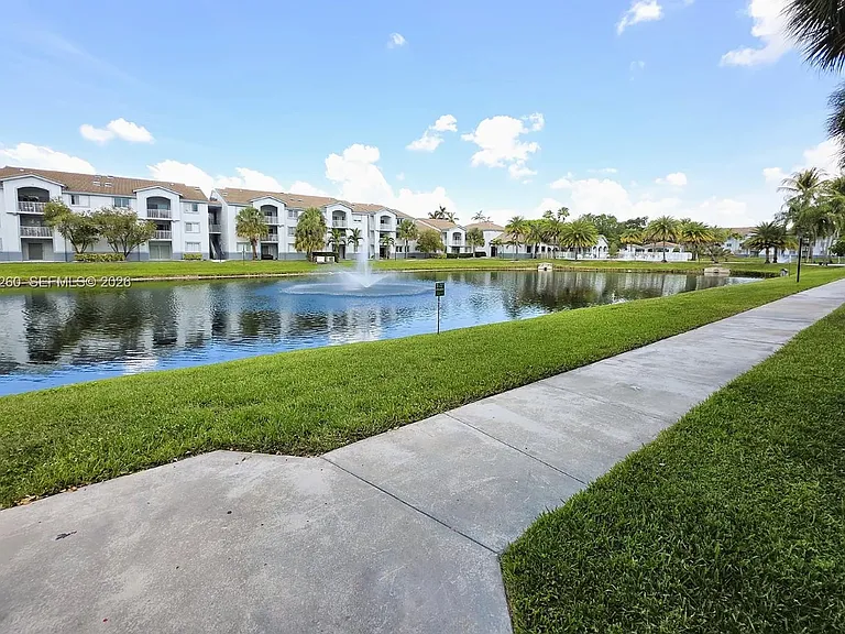 2400 S University Dr #324 — Photo 21