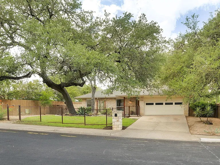 1406 Radam Cir — Photo 40
