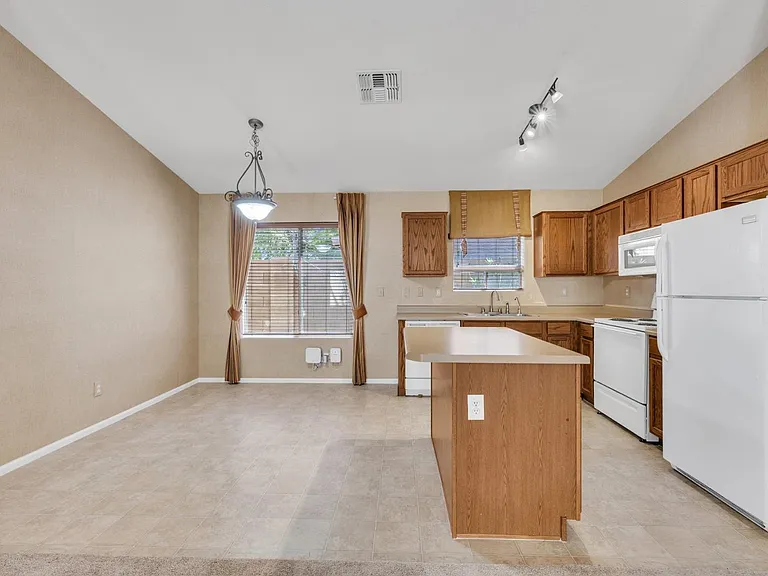 42780 W Sunland Dr — Photo 29
