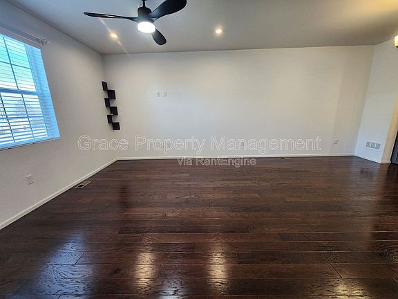 3rd image of 221 Jackson Dr