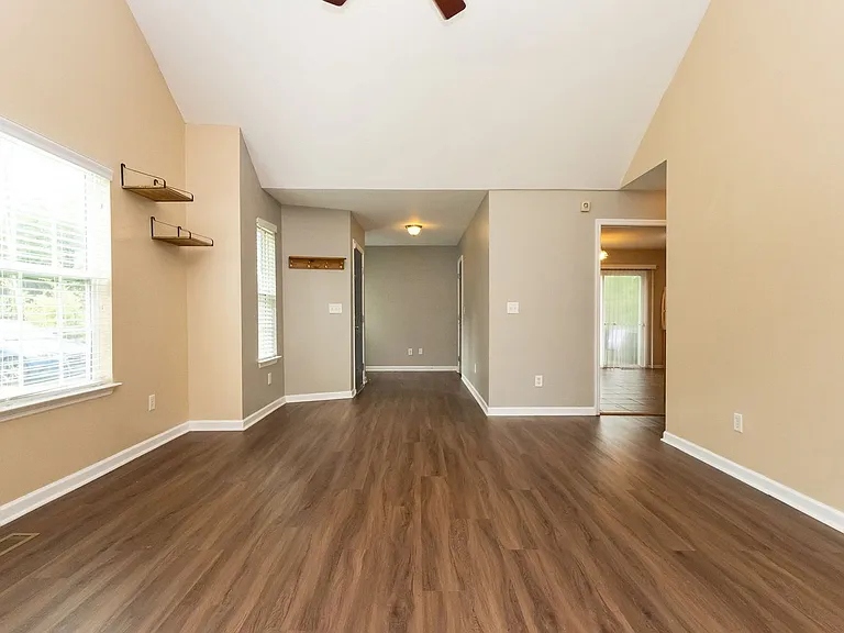 4705 Montview Dr — Photo 6