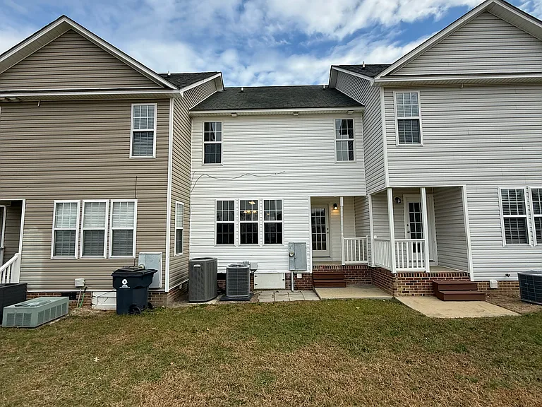 103 Wimbledon Ct — Photo 35