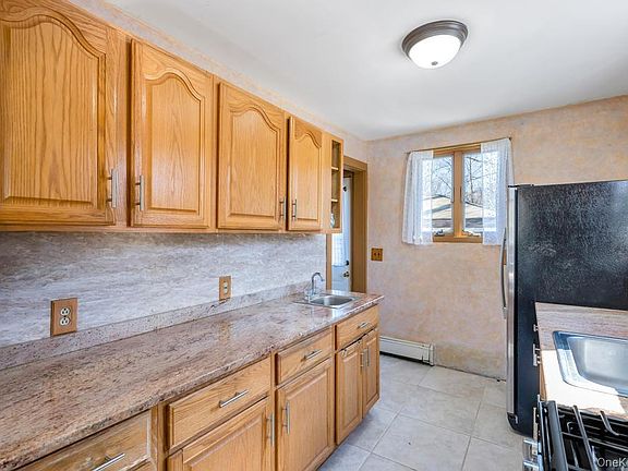 4th image of 87 Tyler Avenue
