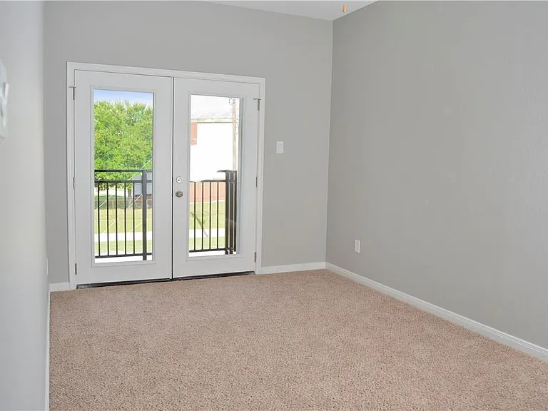 121 Kimbel Kourt — Photo 13