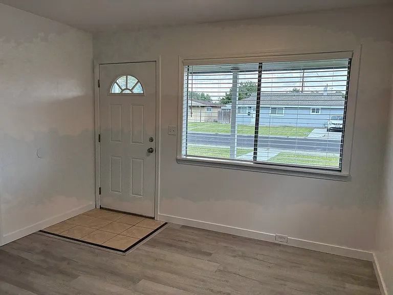 2109 Dallas St — Photo 6
