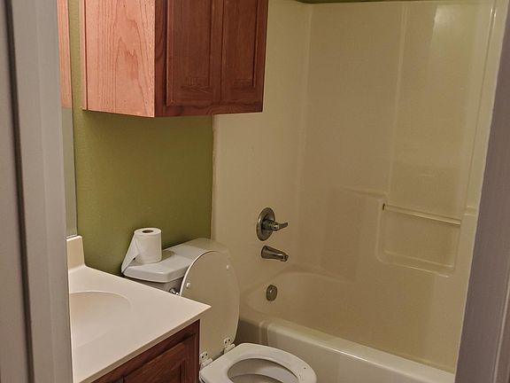 5th image of 2905 W 6th St