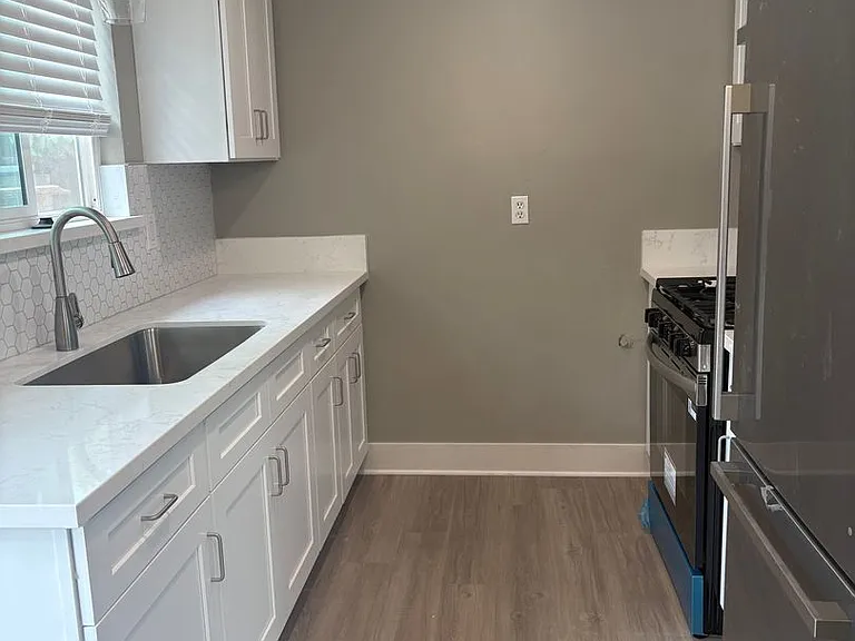 1411-1417 Holly Ave — Photo 5