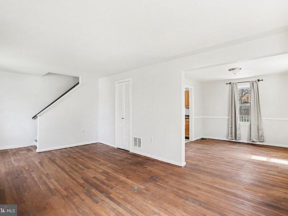 5th image of 303 Wyatt Rd