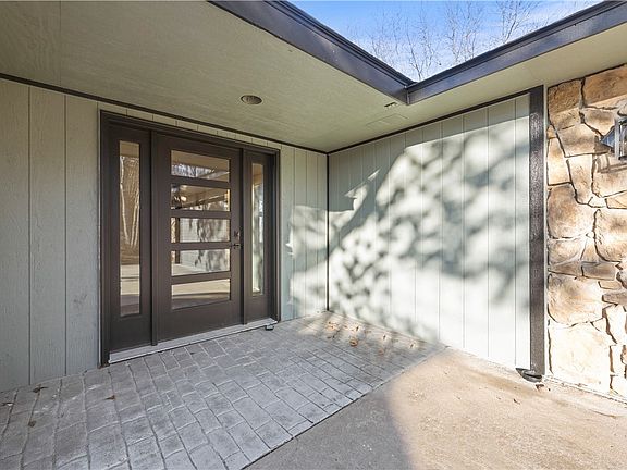 2nd image of 49 Applecross Ln
