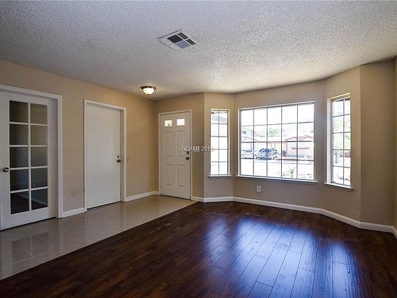 4th image of 1877 Venalynne St