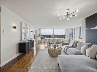 7300 Yonge St #801, Vaughan, ON L4J7Y5