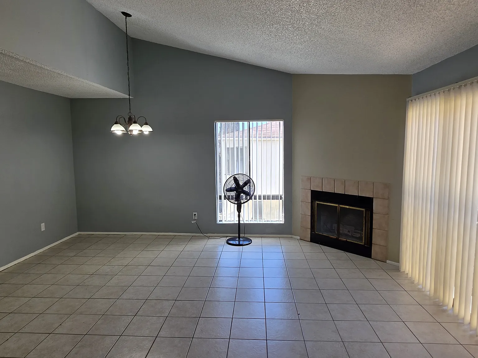 2 bed, 750 sqft, $2,350 — Photo 2