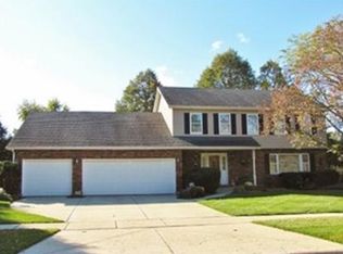 600 Buttonwood Cir, Naperville, IL 60540