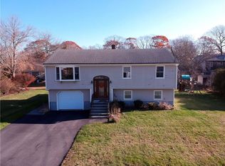 10 Sefton Dr, Bristol, RI 02809