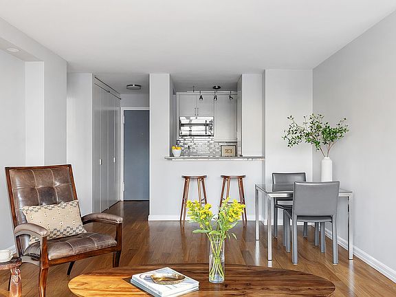 4th image of 225 E 57th St APT 9M