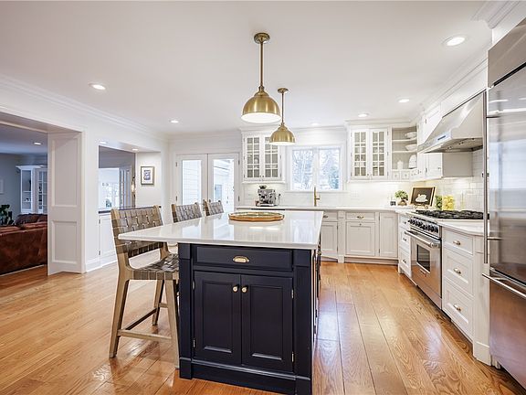 4th image of 1410 Clover St